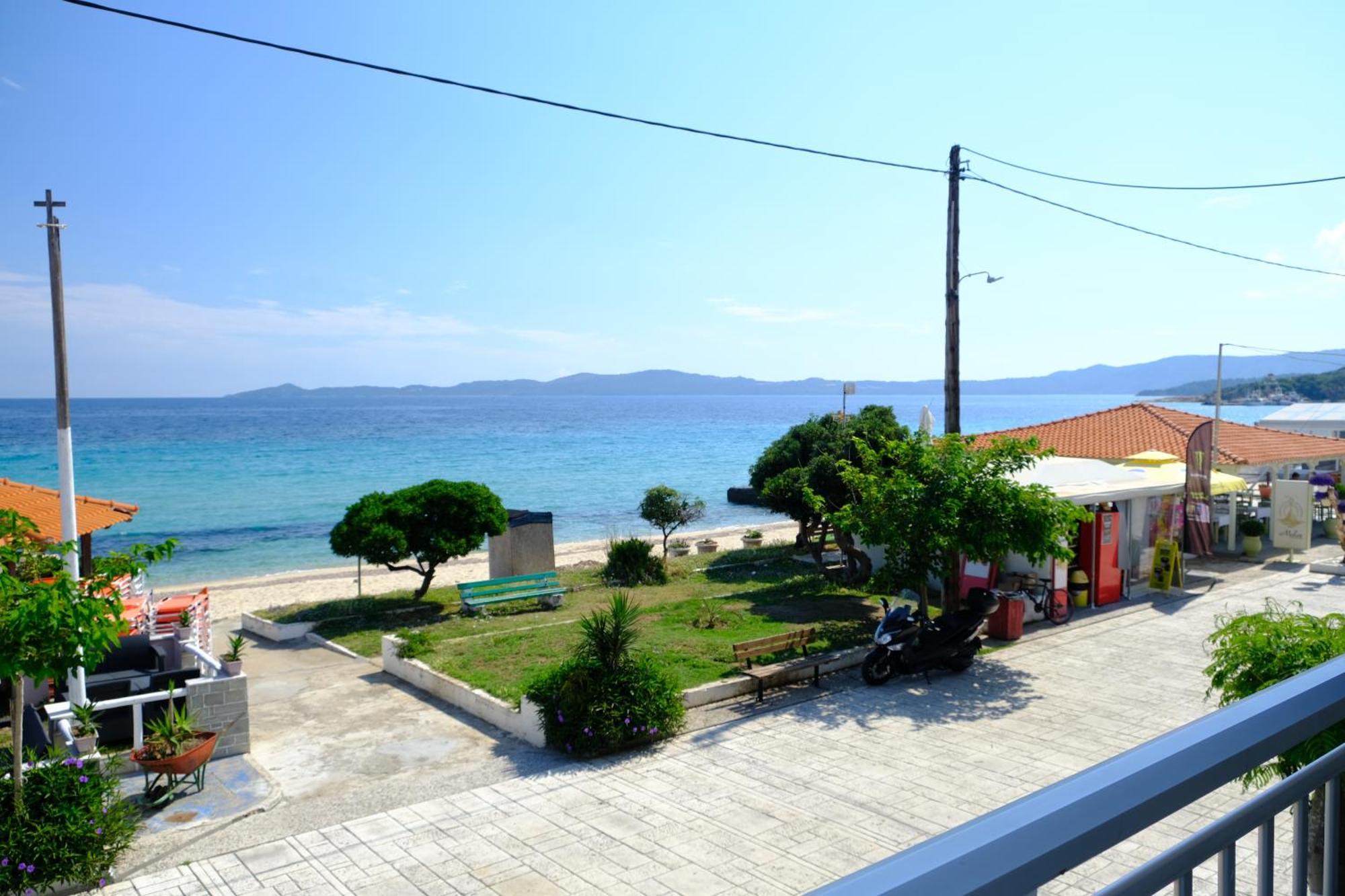 Mangoseaview Home1 Nea Roda Exterior photo